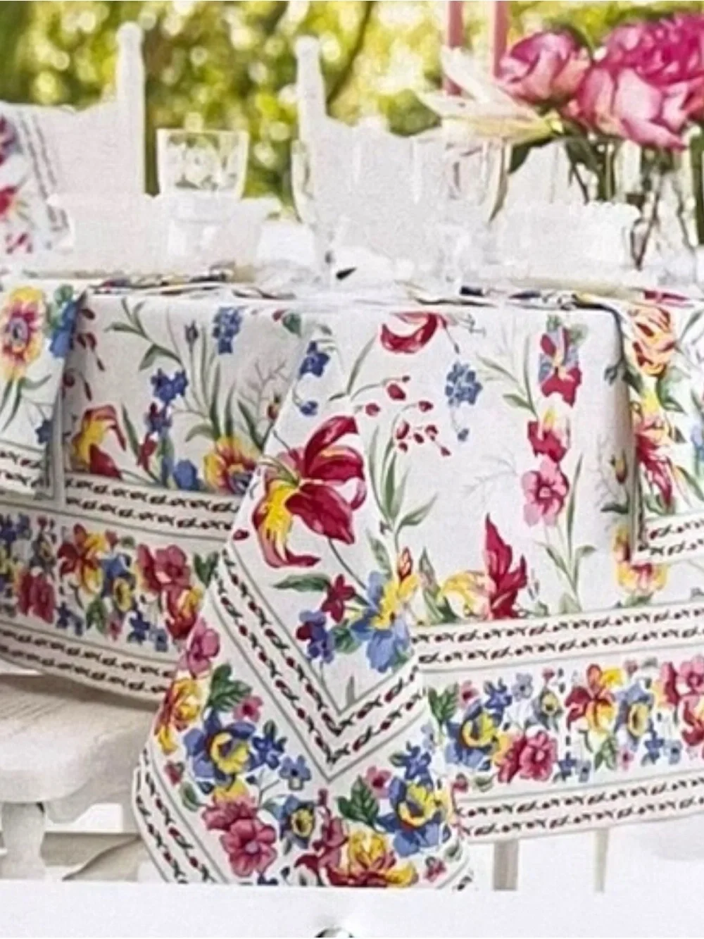 April Cornell Lillianna 12 Floral Cloth Dining Napkins Colorful Cottage Cotton